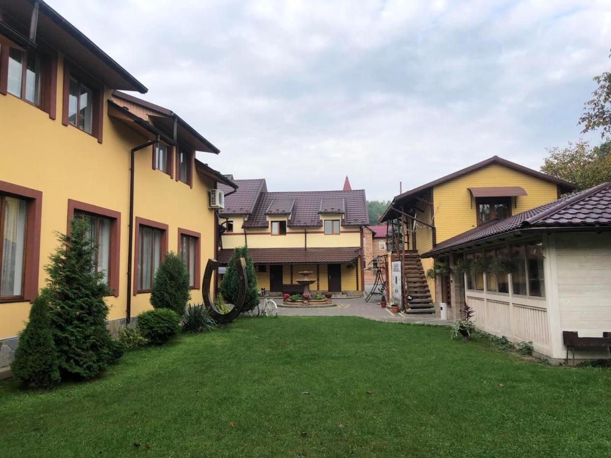 Sadyba Magnat Hotel Deliatyn Exterior photo